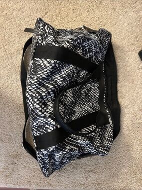 G.I.L.I. Black & White Snake Print Weekender Bag